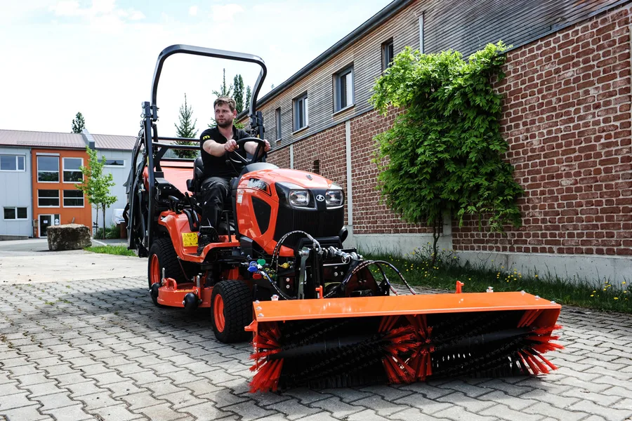 Matev SWE-KU 140 Kehrmaschine